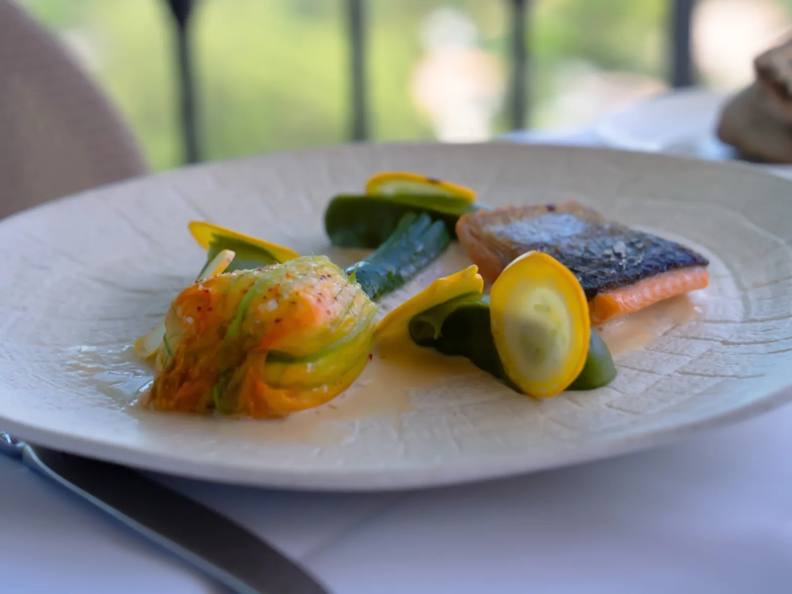 Poisson et fleur de courgette — L'Amandier de Mougins